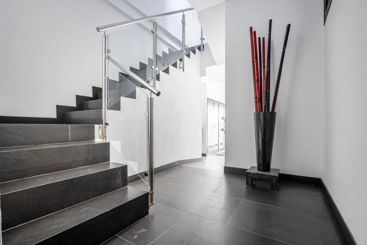 Nervion Suites 1 - Vacacional Sevilla Exteriör bild